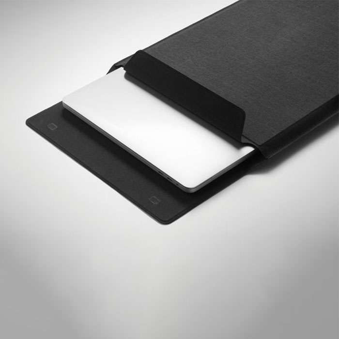 Milton 16 inch felt laptop sleeve. (10)