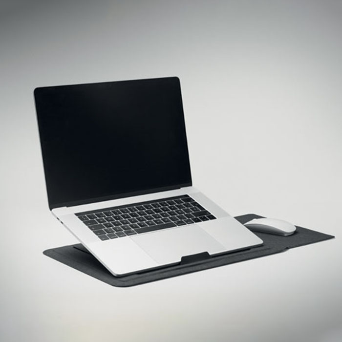 Milton 16 inch felt laptop sleeve. (3)