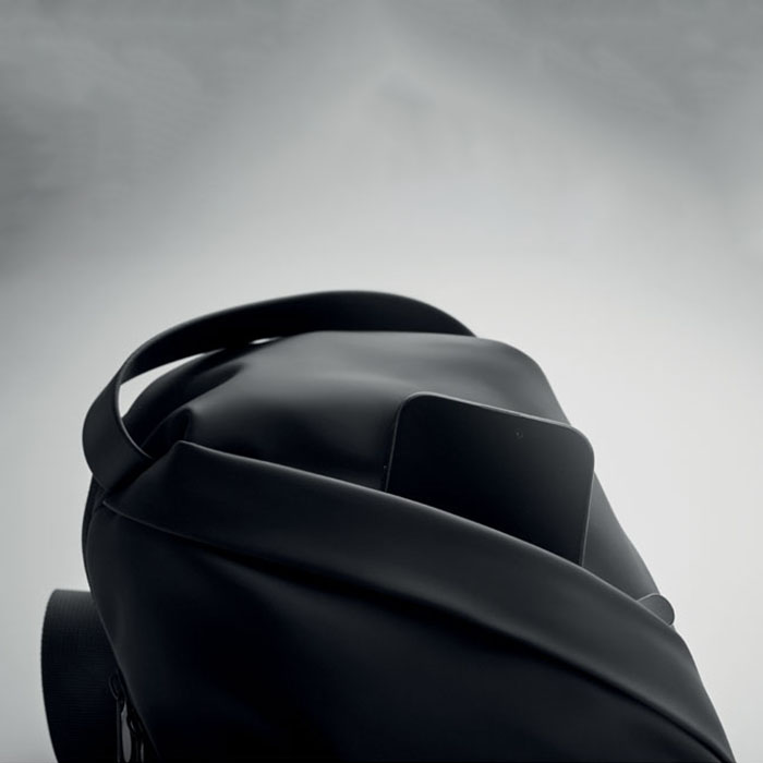 Olsen Cross chest bag in soft PU (2)