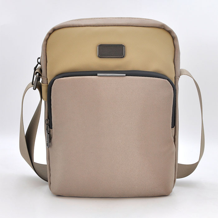 Leonard Lightweight MagSafe compatibility (phone holder) sling bag (4)