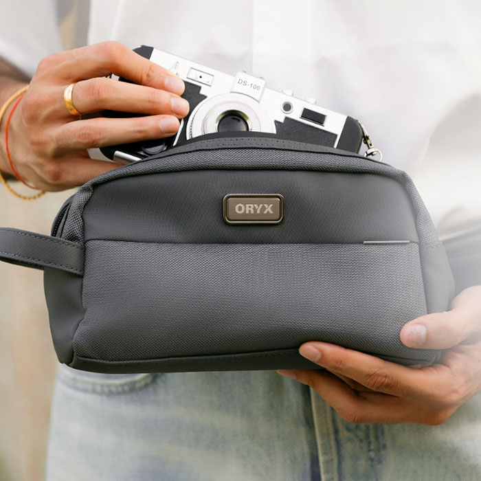 Theroux Sleek textured design pouch (17)