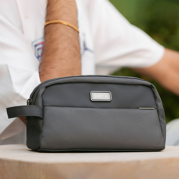 Theroux Sleek textured design pouch (18)