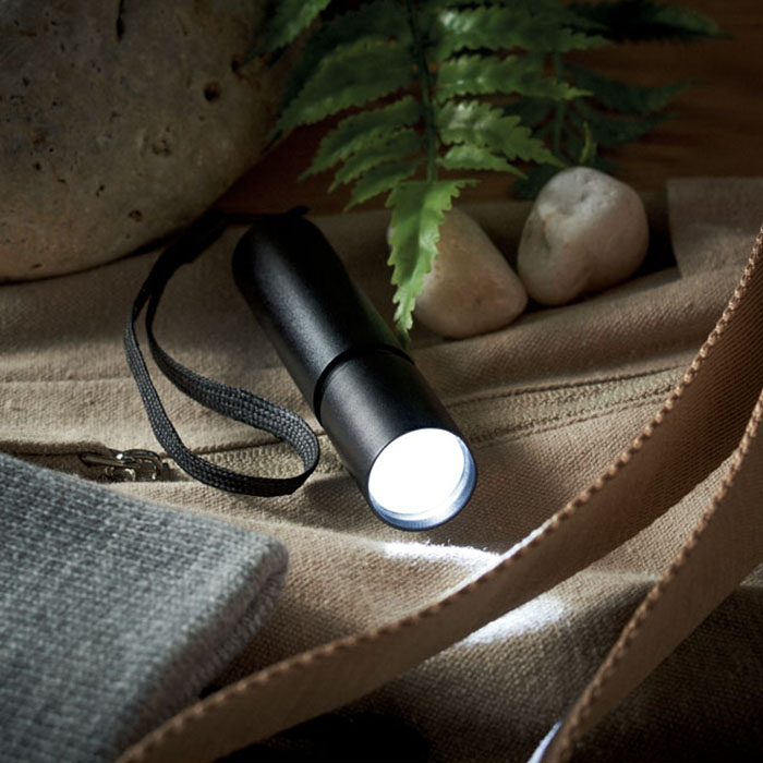 Henin Aluminium rechargeable torch (2)