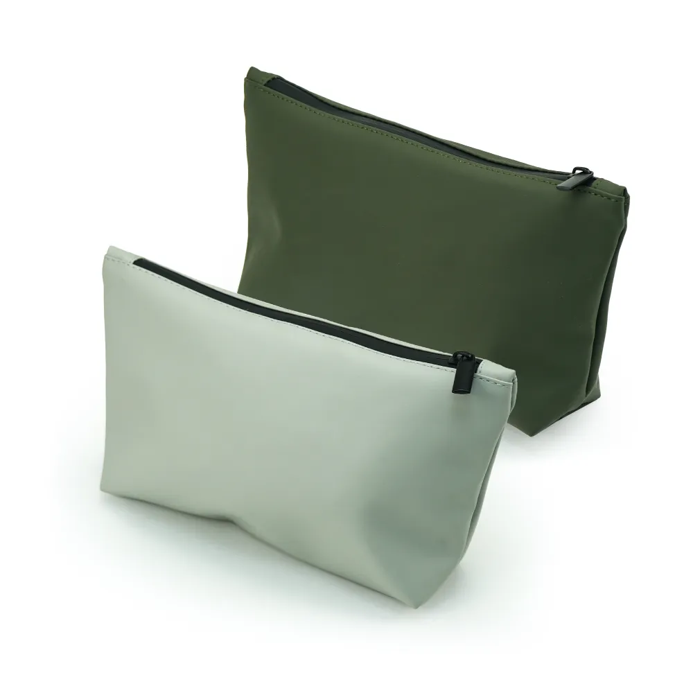 Classic PU cosmetic pouch with zipper. (4)